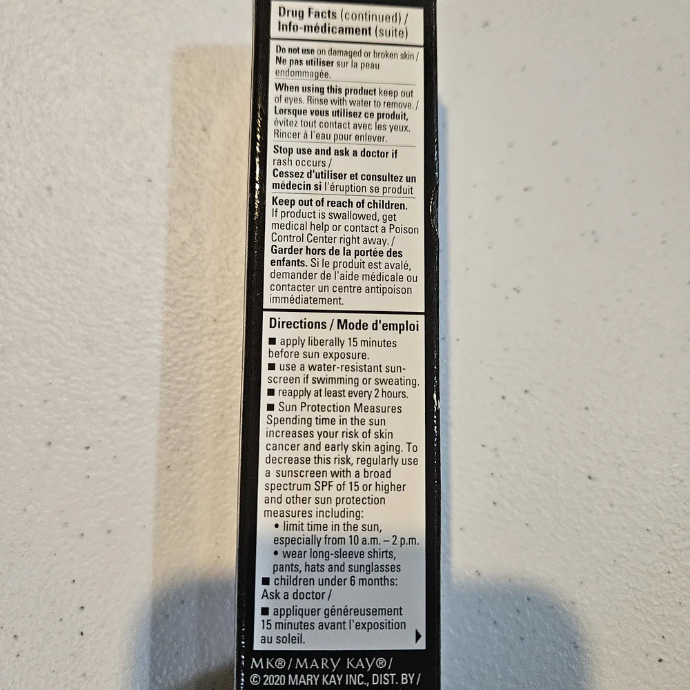 Mary Kay CC Cream - Broad Spectrum SPF 15 Very Deep - Picture 5 of 9